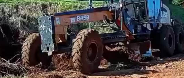 Avanzan obras viales para mejorar la circulación en Picada Roca