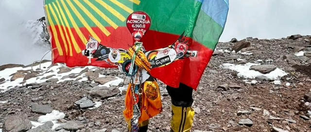 Andrés Wälti un eldoradense llevó la bandera de la ciudad a la cumbre del Aconcagua