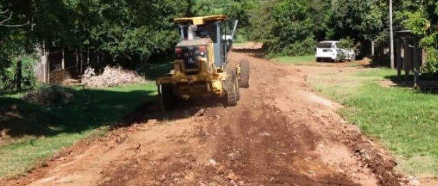 Avanzan trabajos de entoscado en el barrio 20 de Junio de Candelaria