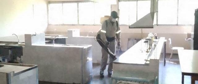 Puerto Iguazú: avanzan con fumigación en dependencias policiales y establecimientos educativos