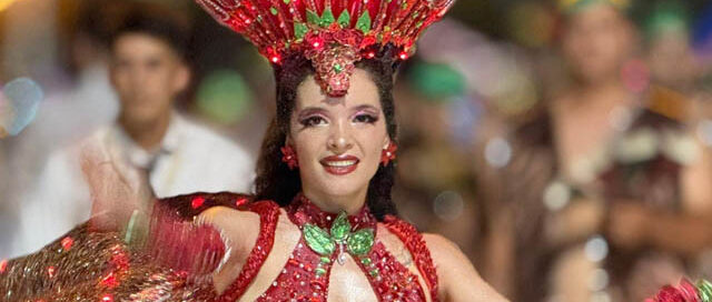 Puerto Iguazú: última noche de desfile y definición de comparsas en el corsódromo