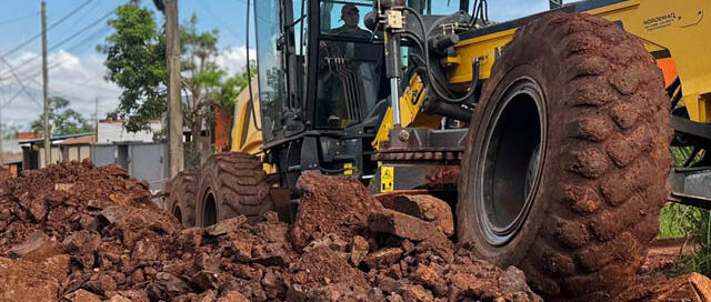 Avanzan obras de mejora vial en el barrio Las Leñas de Puerto Iguazú