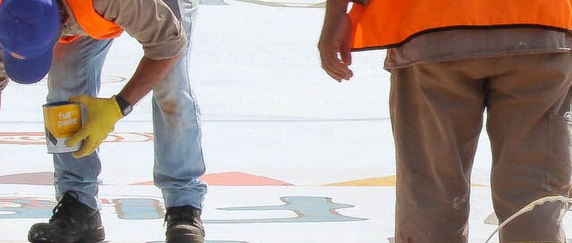 San Javier acondiciona el asfalto y realiza tareas de limpieza para el carnaval