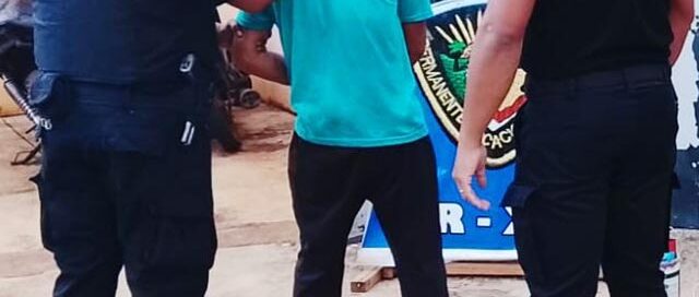 Detuvieron a un hombre que amenazó con un machete a vecinos y lesionó a un policía en San Pedro