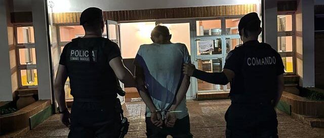 Detuvieron a un hombre acusado de robar elementos decorativos de un local gastronómico en Puerto Rico