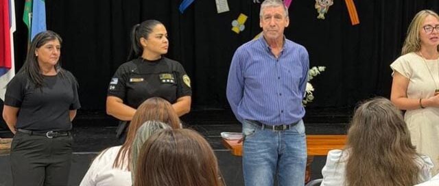 Policía y escuelas primarias coordinan acciones de prevención en San Vicente