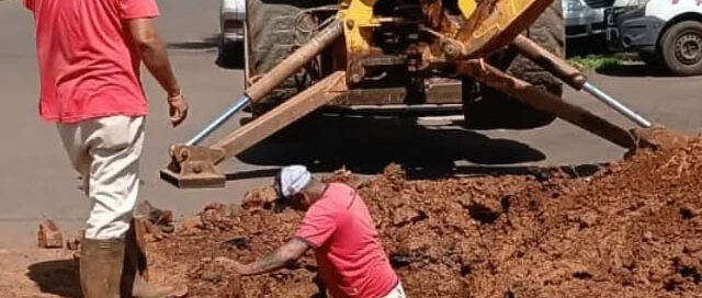 Repararon una pérdida de agua en el barrio Martín Fierro de Bernardo de Irigoyen
